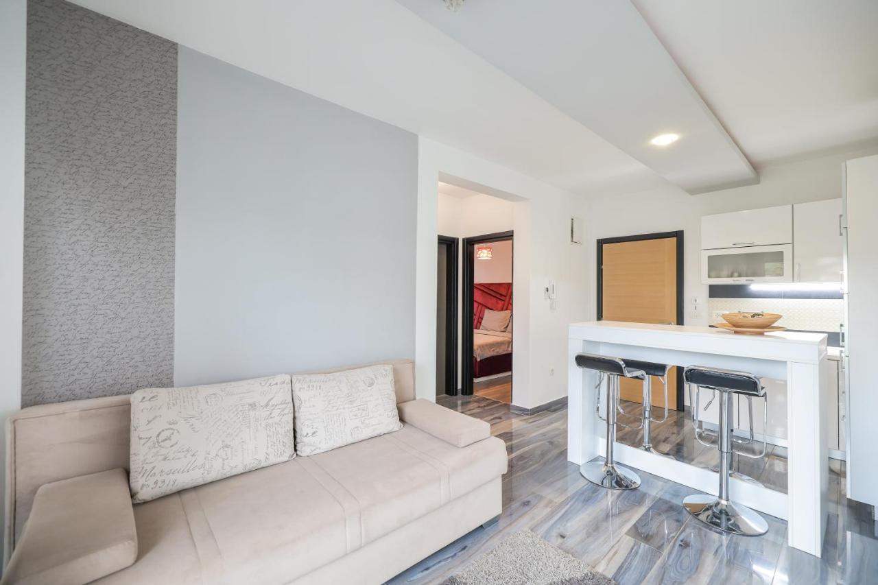 Boutique Apartments Blitz Bibinje Bagian luar foto