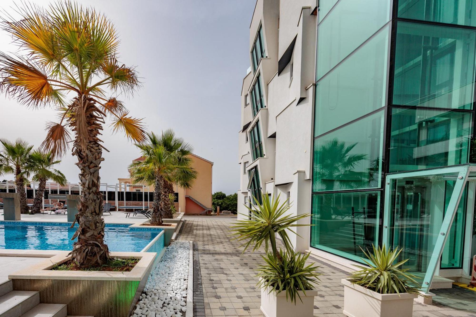 Boutique Apartments Blitz Bibinje Bagian luar foto