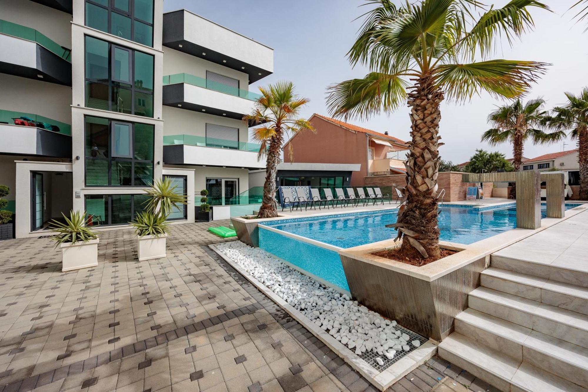 Boutique Apartments Blitz Bibinje Bagian luar foto