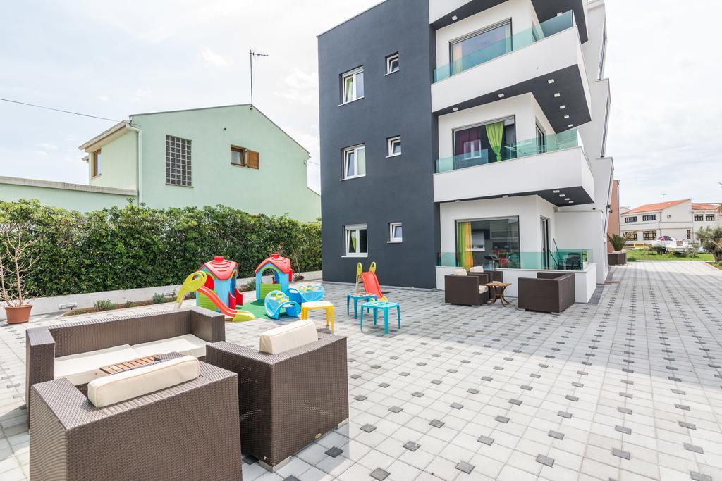 Boutique Apartments Blitz Bibinje Bagian luar foto