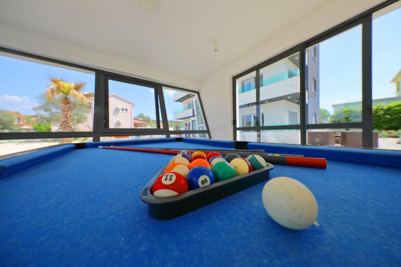Boutique Apartments Blitz Bibinje Bagian luar foto
