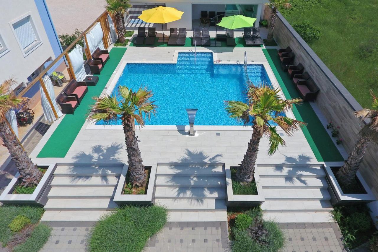Boutique Apartments Blitz Bibinje Bagian luar foto